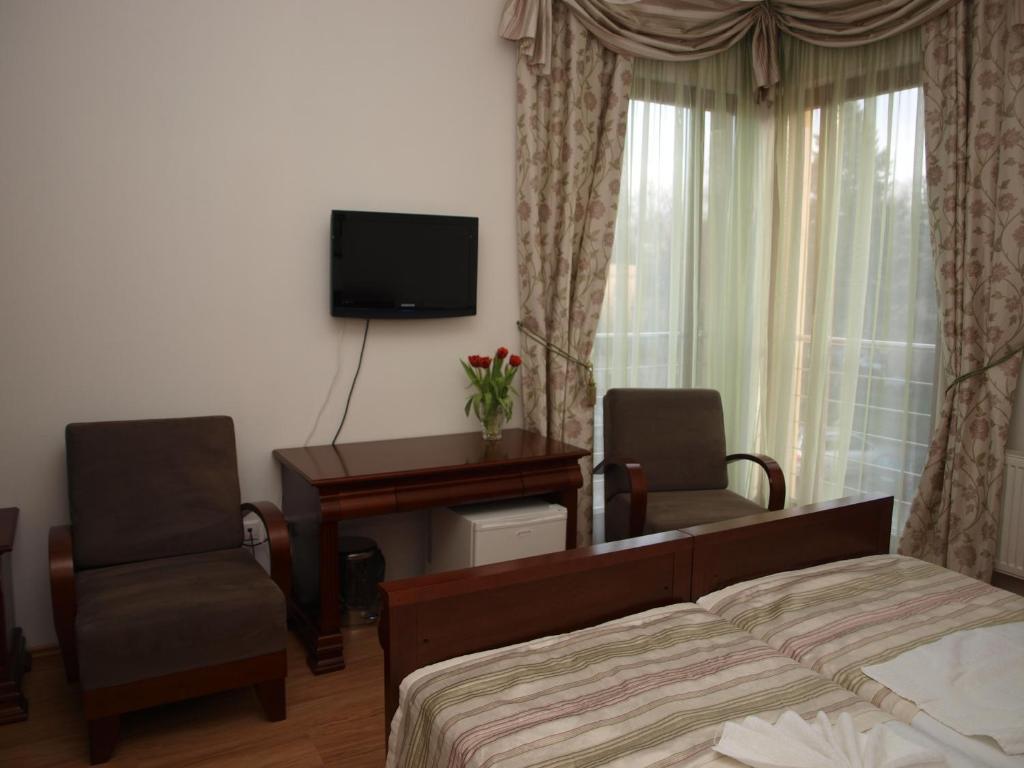Hotel Oko Нитра Екстериор снимка