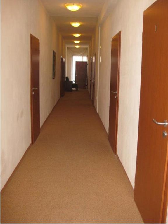 Hotel Oko Нитра Екстериор снимка